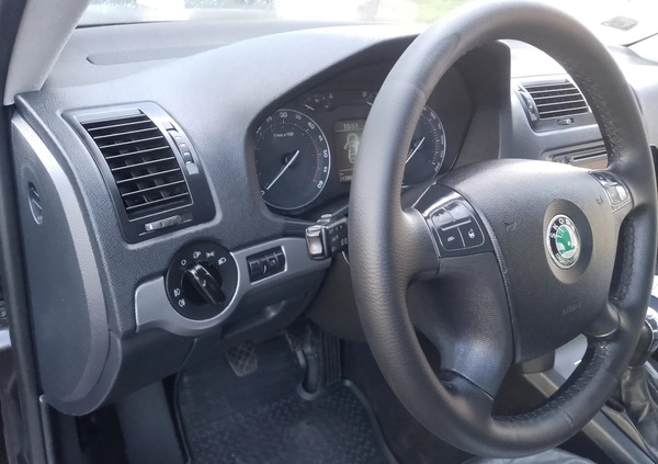 Skoda Octavia cena 12500 przebieg: 315000, rok produkcji 2005 z Radom małe 407